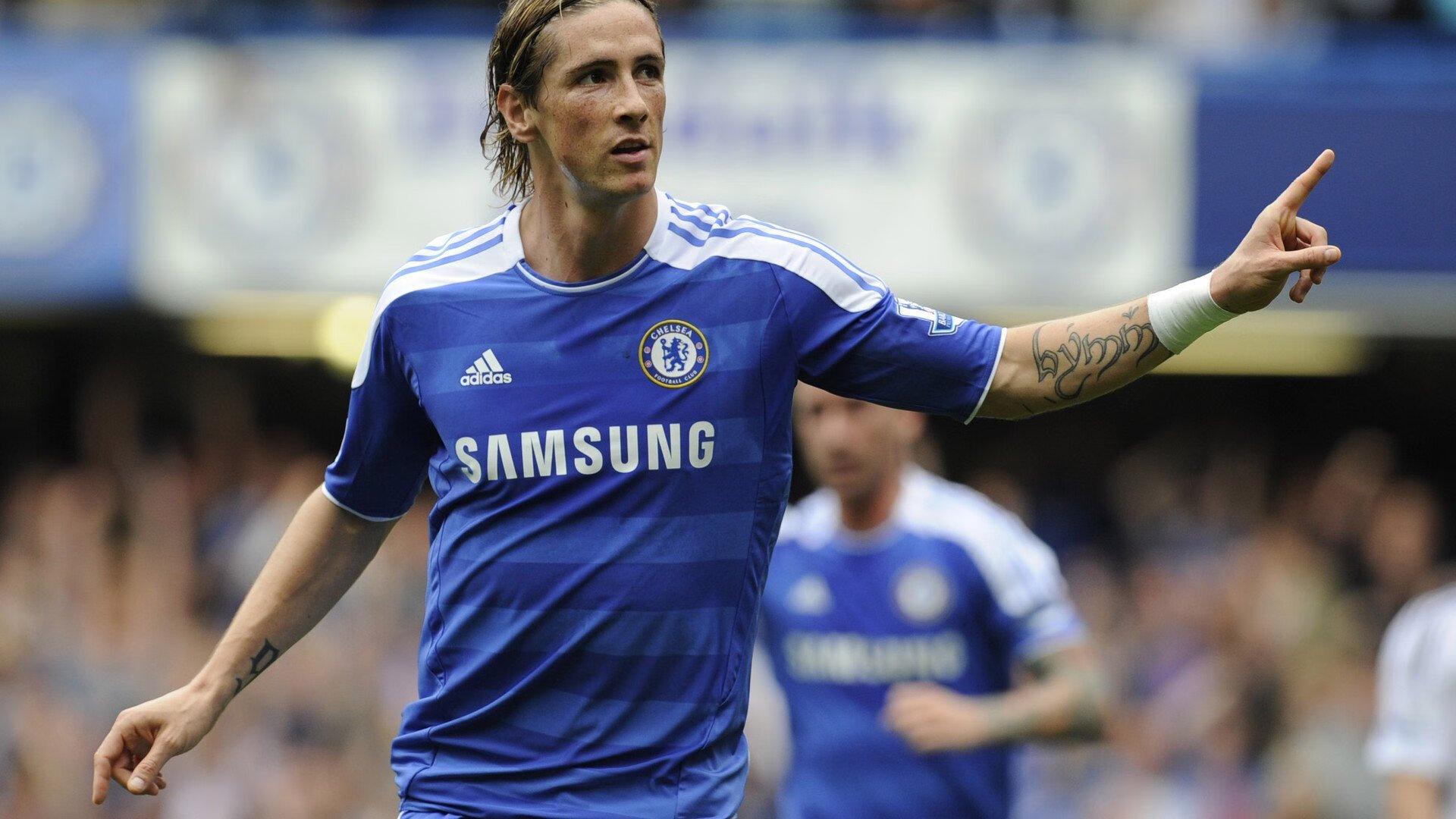 “英超冠军争夺逐步升温，紧张气氛弥漫”，英超冠军来群里看看